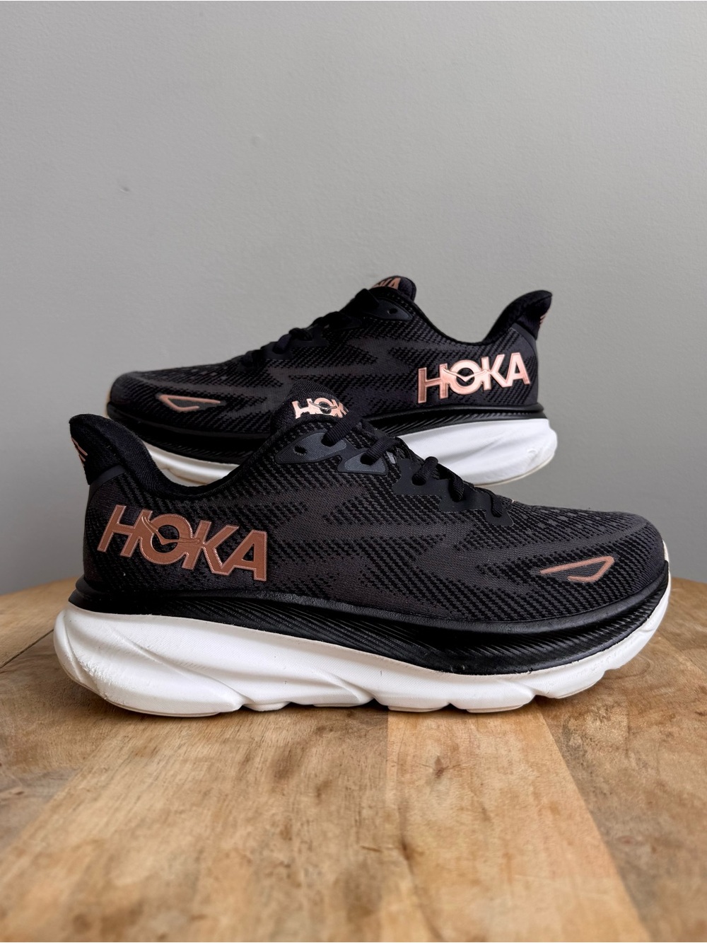 HOKA ONE ONE Women's Clifton 9 Black Rose Gold Running Shoes Cushion Comfort